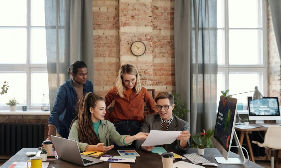 fractional cmo vs agency for b2b saas marketing